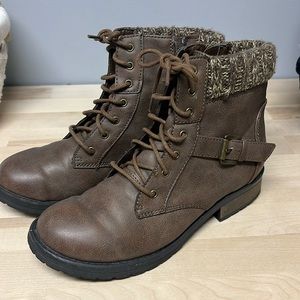 Excellent Condition!! Steve Madden Boots Girls Size 5 or Women’s Size 7